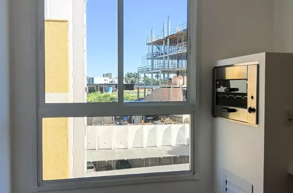 LOCAÇÃO: RESIDENCIAL LEONI - APARTAMENTO 402