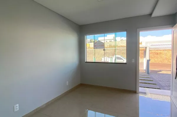 LOCAÇÃO: CASA NO BAIRRO FRARON