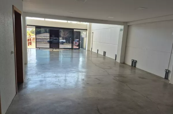 SALA COMERCIAL - RUA FARRAPOS 555