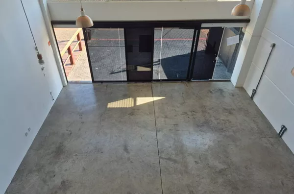 SALA COMERCIAL - RUA FARRAPOS 555