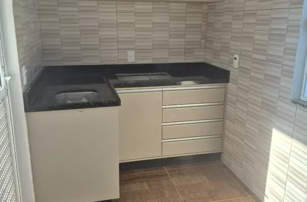 LOCAÇÃO: CASA NO BAIRRO FRARON (ROGERIO DAS CHAVES - CASA 02)