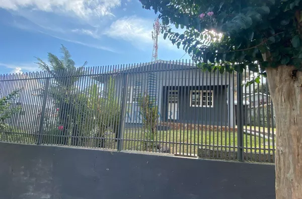 LOCAÇÃO: CASA NA RUA TUPINAMBA 