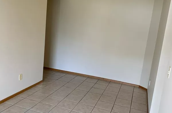 LOCAÇÃO: APARTAMENTO 403 - EDIFÍCIO SCHAMPION 