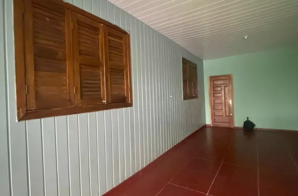 LOCAÇÃO: CASA NO BAIRRO SÃO FRANCISCO 