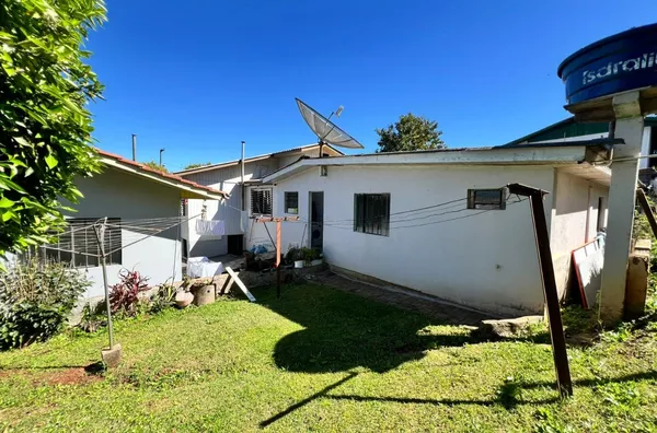 VENDA: CASA NO BAIRRO AEROPORTO - COM POSSIBILIDADE COMERCIAL