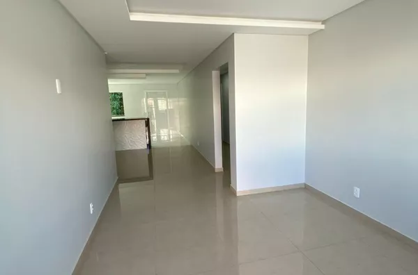 LOCAÇÃO: CASA NO BAIRRO FRARON