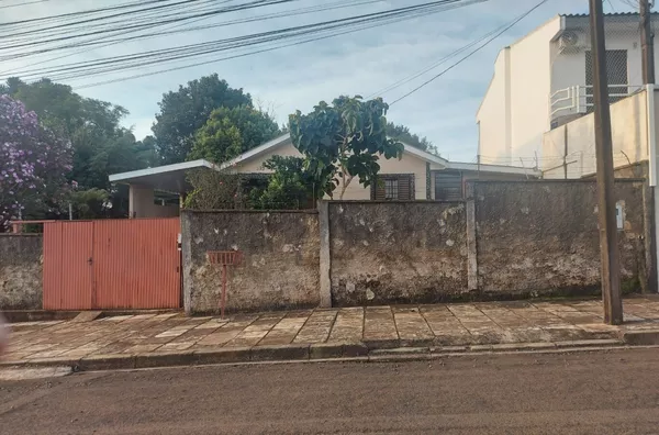 LOCAÇÃO: CASA Nº 325 - BAIRRO MENINO DEUS