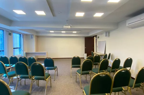 SALA(S) COMERCIAL PARA LOCAÇÃO - EM GALERIA