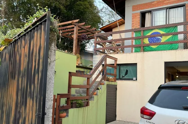 CASA PARA VENDA NO BAIRRO MENINO DEUS
