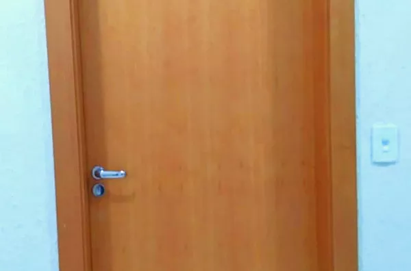 LOCAÇÃO: SALA COMERCIAL 404 - EDIFÍCIO COMERCIAL DALLA VALLE