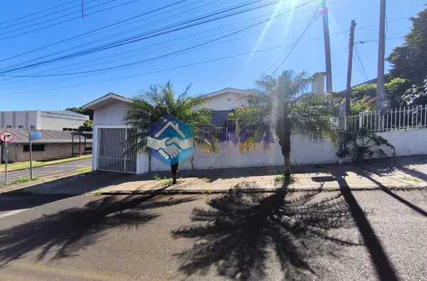 CASA COM SALAS COMERCIAIS || BAIRRO PLANALTO || PATO BRANCO - PR