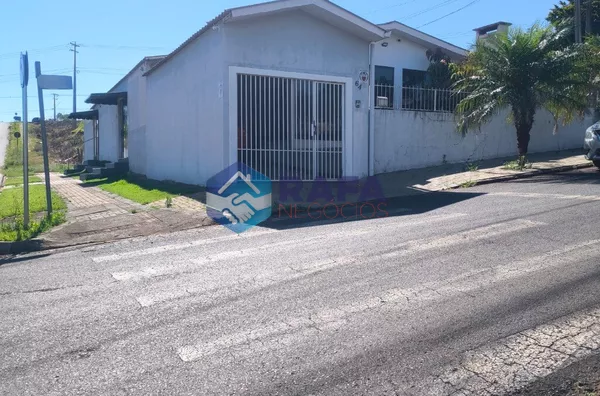 CASA COM SALAS COMERCIAIS || BAIRRO PLANALTO || PATO BRANCO - PR