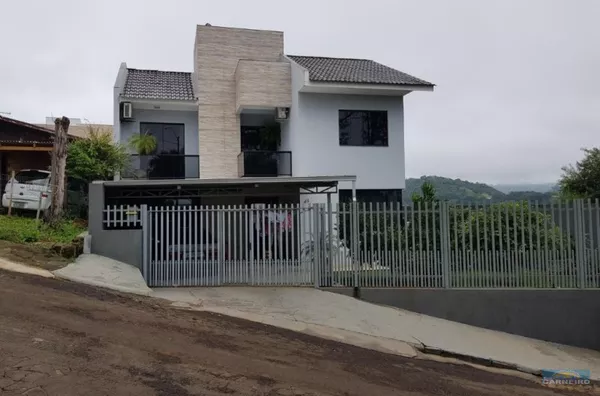 Sobrado ao lado Latco , com 1 suite mais 2 quartos