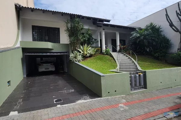 Casa para venda, excelente localização, próxima a escolas, mercados, e a poucas quadras do futuro centro cívico , Presidente Kennedy, Francisco Beltrão