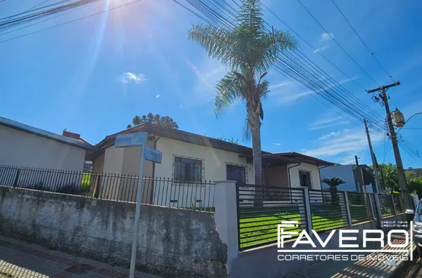 Casa Mista para venda com Ótimo Terreno no Parzianello em Pato Branco