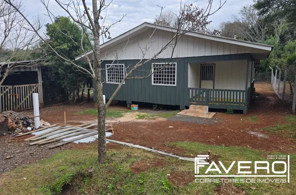 Casa de madeira para locação em área Rural De Pato Branco, Pato Branco