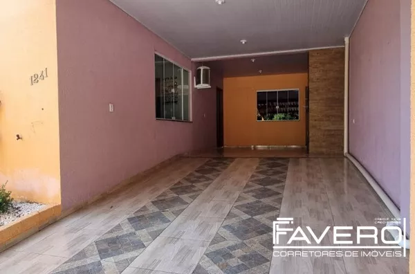 Casa com três quartos no Bairro São Francisco 