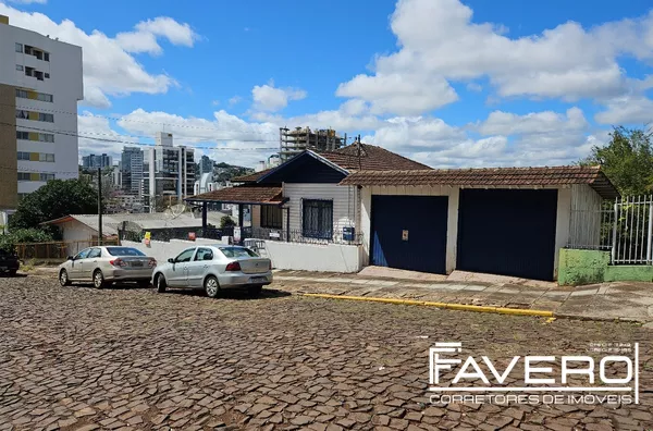 Venda de Lote com Casa de Madeira – Centro de Pato Branco