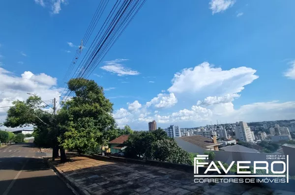 Terreno de esquina à venda com 847 m²