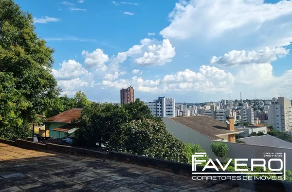 Terreno de esquina à venda com 847 m²