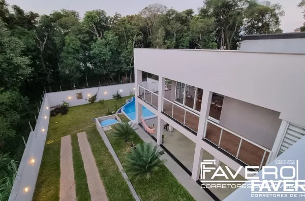 Casa de alto padrão à venda