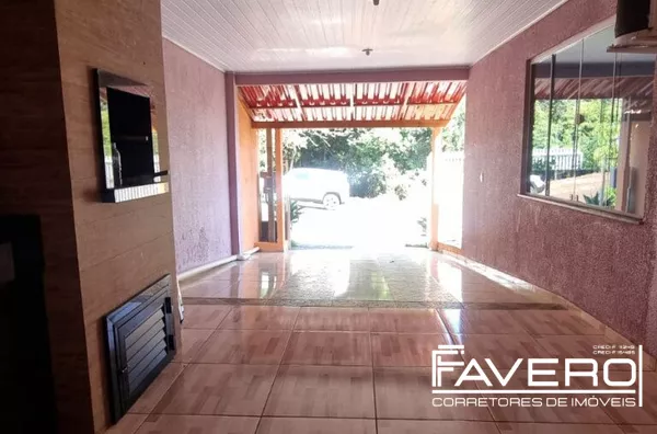 Casa com três quartos no Bairro São Francisco 