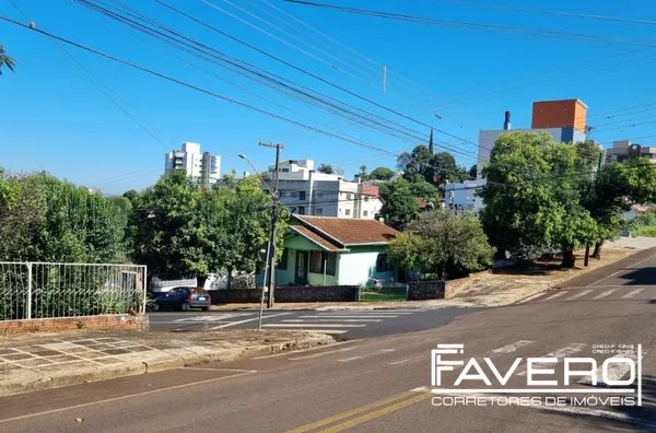 Terreno de esquina à venda com 847 m²