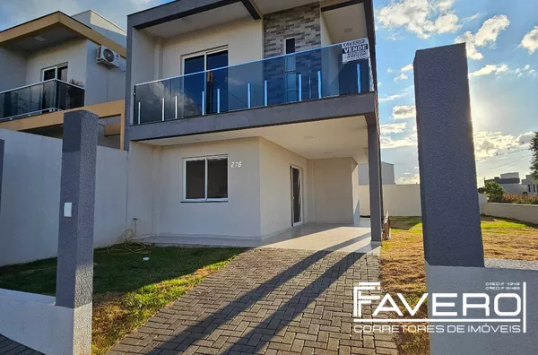 Sobrado de esquina, com localização privilegiada no Bairro São Francisco.