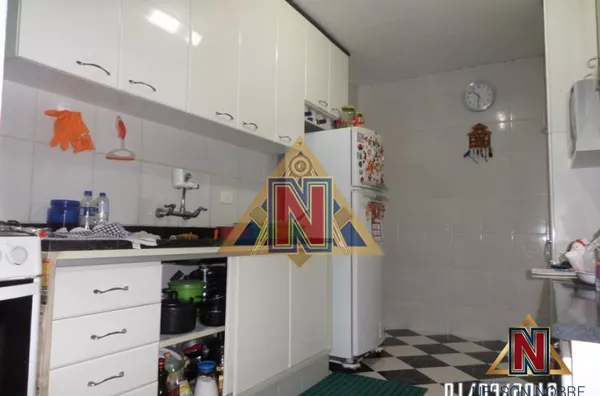 CASA COM FRENTE PARA DUAS RUAS 