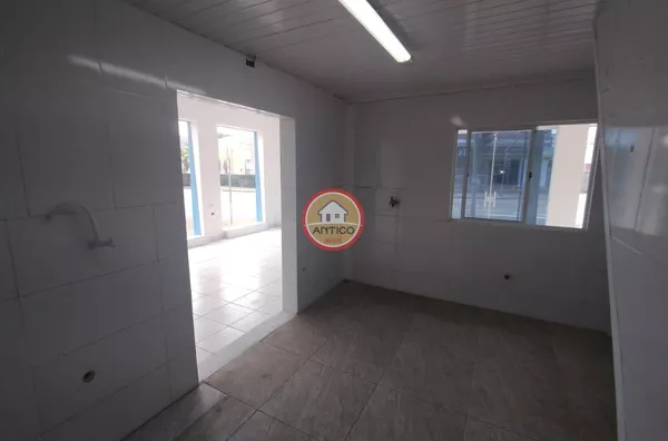 SALA 1 / ACESSO PISO SUPERIOR