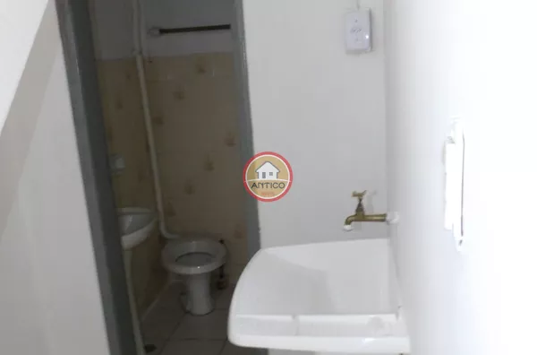 ÁREA DE SERVIÇOS - PISO TÉRREO