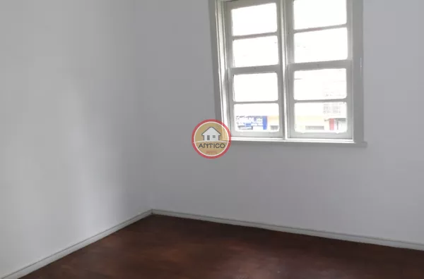 CONDOMINIO BAIXO - AP CENTRAL - PROX  REITORIA UFPR-  69,00 m²