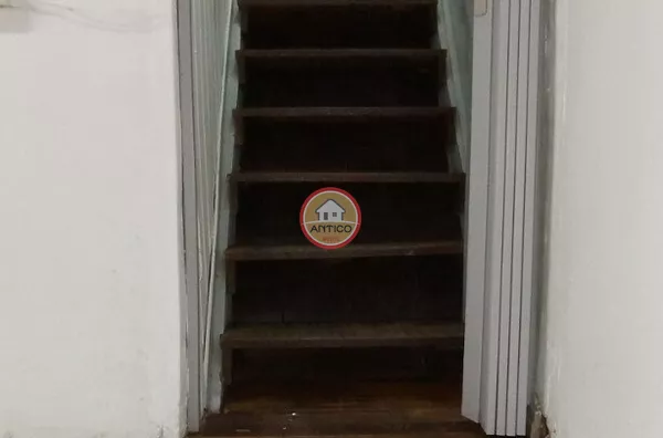 ESCADA ACESSO DORMITÓRIOS