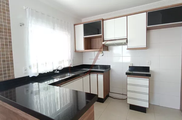 Apartamento térreo com quintal para venda, Pão De Açúcar, Pouso Alegre MG