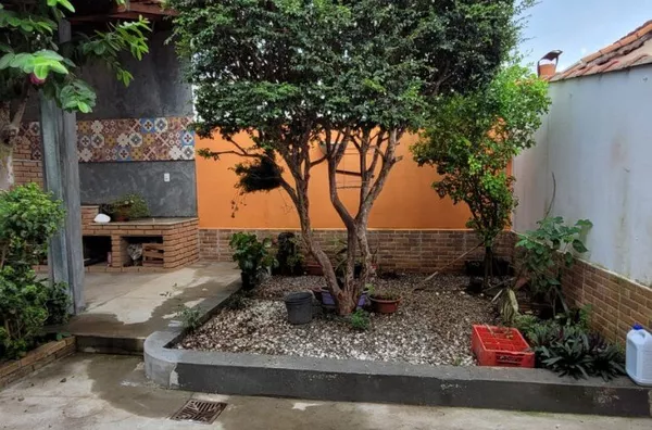 Casa Residencial lote inteiro, Bairro Arvore Grande, Pouso Alegre MG