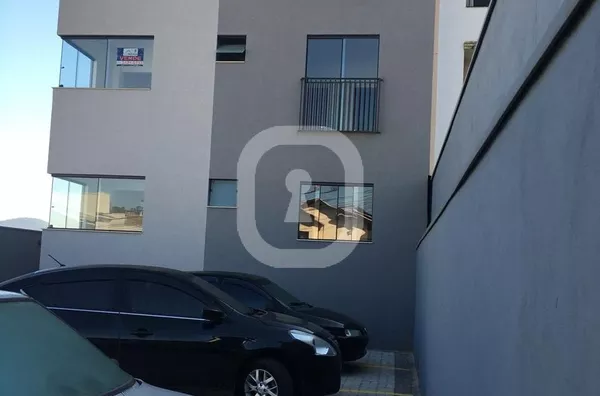 Apartamento com quintal,  Residencial Parque dos Fontes, Pouso Alegre MG