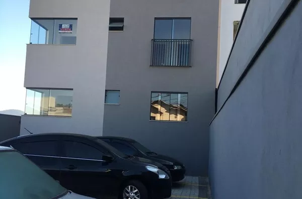 Apartamento com quintal,  Residencial Parque dos Fontes, Pouso Alegre MG