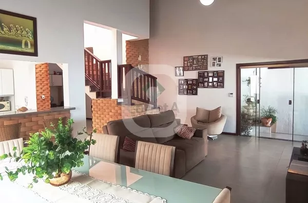 Casa com vista maravilhosa, Bairro Colina de Santa Bárbara, Pouso Alegre MG