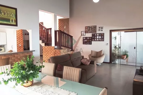 Casa com vista maravilhosa, Bairro Colina de Santa Bárbara, Pouso Alegre MG
