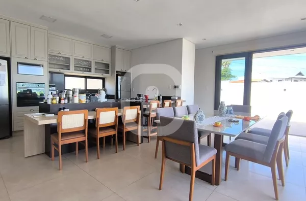 Casa de dois pavimentos para venda, 4 quarto(s),  Astúrias, Pouso Alegre