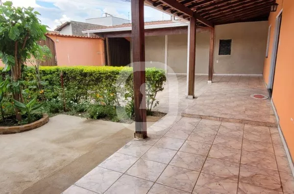 Casa Residencial lote inteiro, Bairro Arvore Grande, Pouso Alegre MG