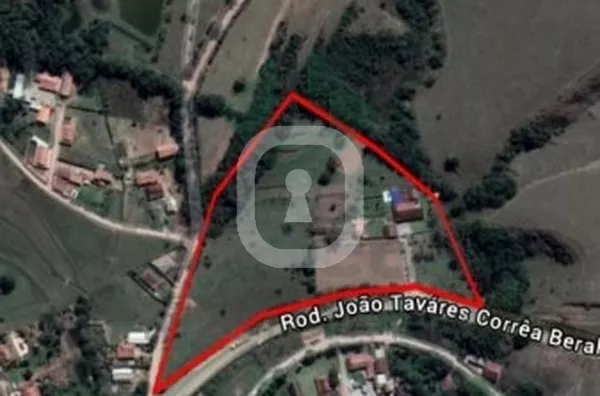 Chacara com energia fotovoltaica, Bairro Dos Farias, Pouso Alegre MG