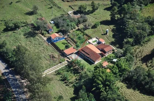 Chacara com energia fotovoltaica, Bairro Dos Farias, Pouso Alegre MG