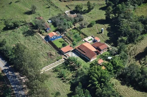 Chacara com energia fotovoltaica, Bairro Dos Farias, Pouso Alegre MG