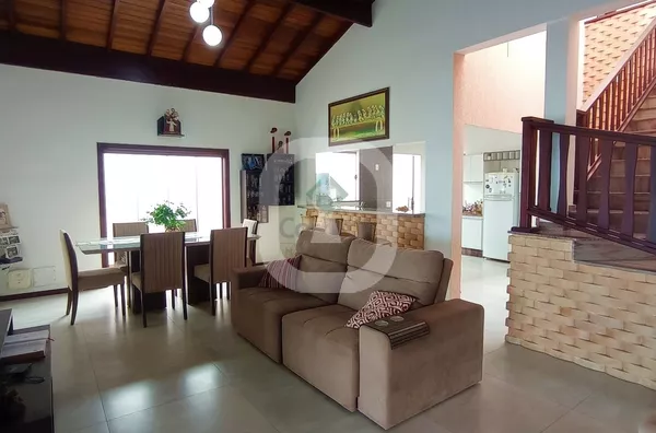 Casa com vista maravilhosa, Bairro Colina de Santa Bárbara, Pouso Alegre MG