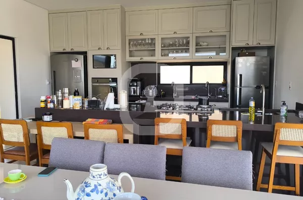 Casa de dois pavimentos para venda, 4 quarto(s),  Astúrias, Pouso Alegre