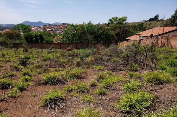 Lote murado 2.100 mts, Bairro Caiçara, Pouso Alegre MG