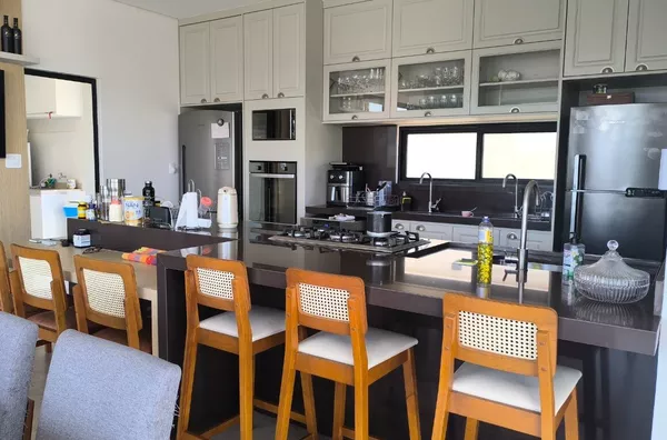 Casa de dois pavimentos para venda, 4 quarto(s),  Astúrias, Pouso Alegre