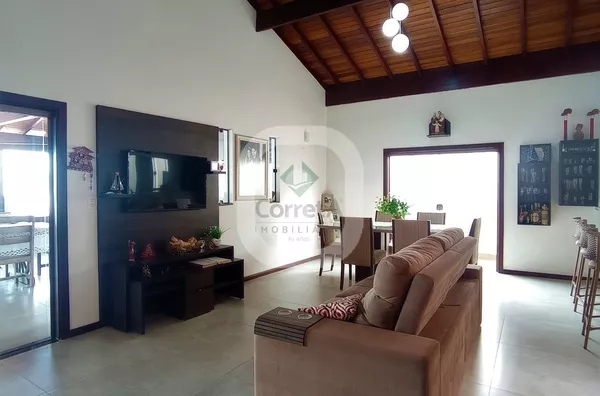 Casa com vista maravilhosa, Bairro Colina de Santa Bárbara, Pouso Alegre MG