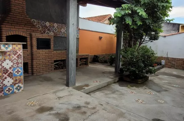 Casa Residencial lote inteiro, Bairro Arvore Grande, Pouso Alegre MG